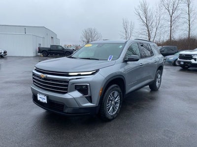 2025 Chevrolet Traverse LT