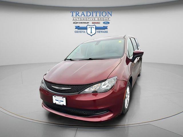 2022 Chrysler Voyager LX