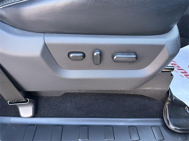 2016 Ford Super Duty F-350 SRW 4WD Crew Cab 6-3/4 Ft Box Lariat