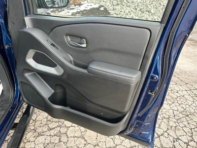 2022 Nissan Frontier Crew Cab 4x4 SV Auto