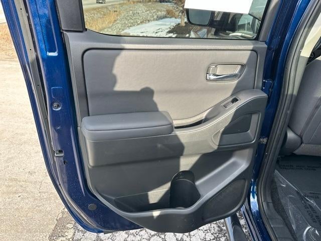 2022 Nissan Frontier Crew Cab 4x4 SV Auto