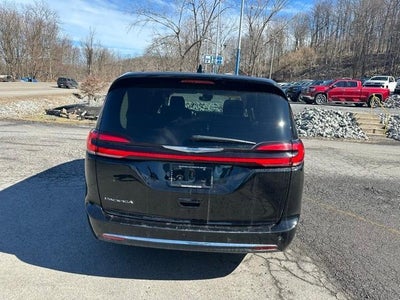 2024 Chrysler Pacifica Touring L FWD