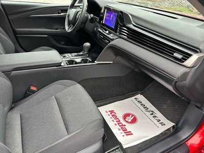 2025 Toyota Camry LE AWD (Natl)