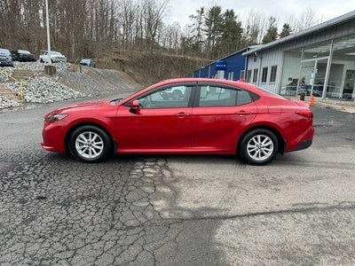 2025 Toyota Camry LE AWD (Natl)