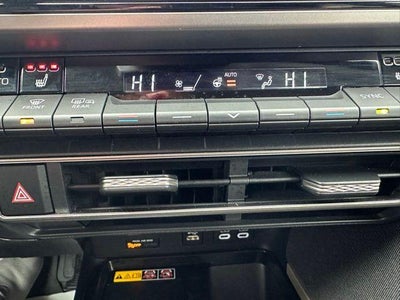 2025 Toyota Camry LE AWD (Natl)