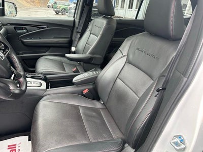 2022 Honda Pilot Black Edition AWD