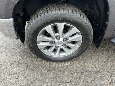 2017 Toyota Tundra 4WD 4WD Limited CrewMax 5.5' Bed 5.7L FFV (SE)