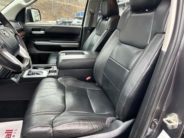 2017 Toyota Tundra 4WD 4WD Limited CrewMax 5.5' Bed 5.7L FFV (SE)