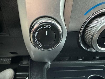 2017 Toyota Tundra 4WD 4WD Limited CrewMax 5.5' Bed 5.7L FFV (SE)